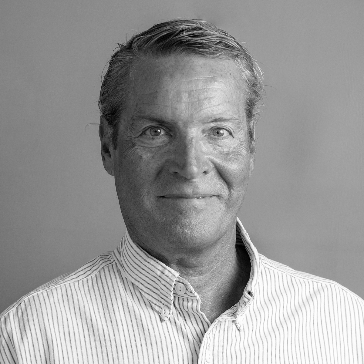 Steve Brush Sq BW Steve Brush Sq BW